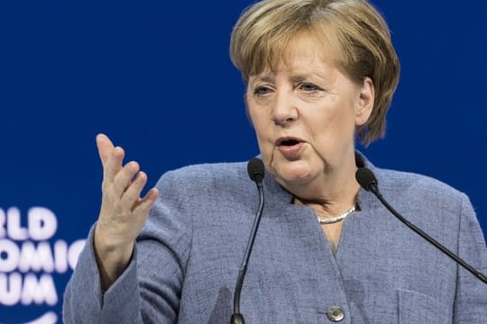 "Deutschland will ein Land sein, das auch in Zukunft seinen Beitrag leistet, um gemeinsam in der Welt die Probleme der Zukunft zu lösen", sagte Kanzlerin Merkel beim Weltwirtschaftsforum.