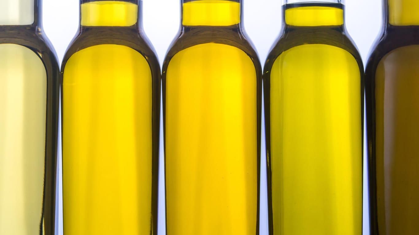 Olivenöl: Die drei mit "gut" bewerteten Olivenöle, die noch auf dem Markt zu bekommen sind, kosten mindestens 24 Euro pro Liter.
