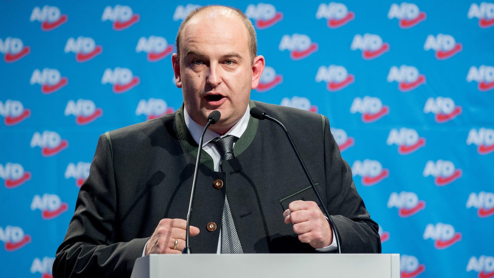 Stephan Protschka: kommt aus Bayern, um einen neuen Parteitag vorzubereiten. Stephan Protschka: kommt aus Bayern, um einen neuen Parteitag vorzubereiten.
