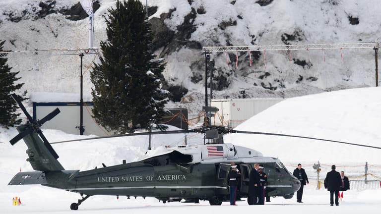 Trump bei seiner Landung in Davos: Die Strecke von Zürich legte er mit dem Helikopter zurück.