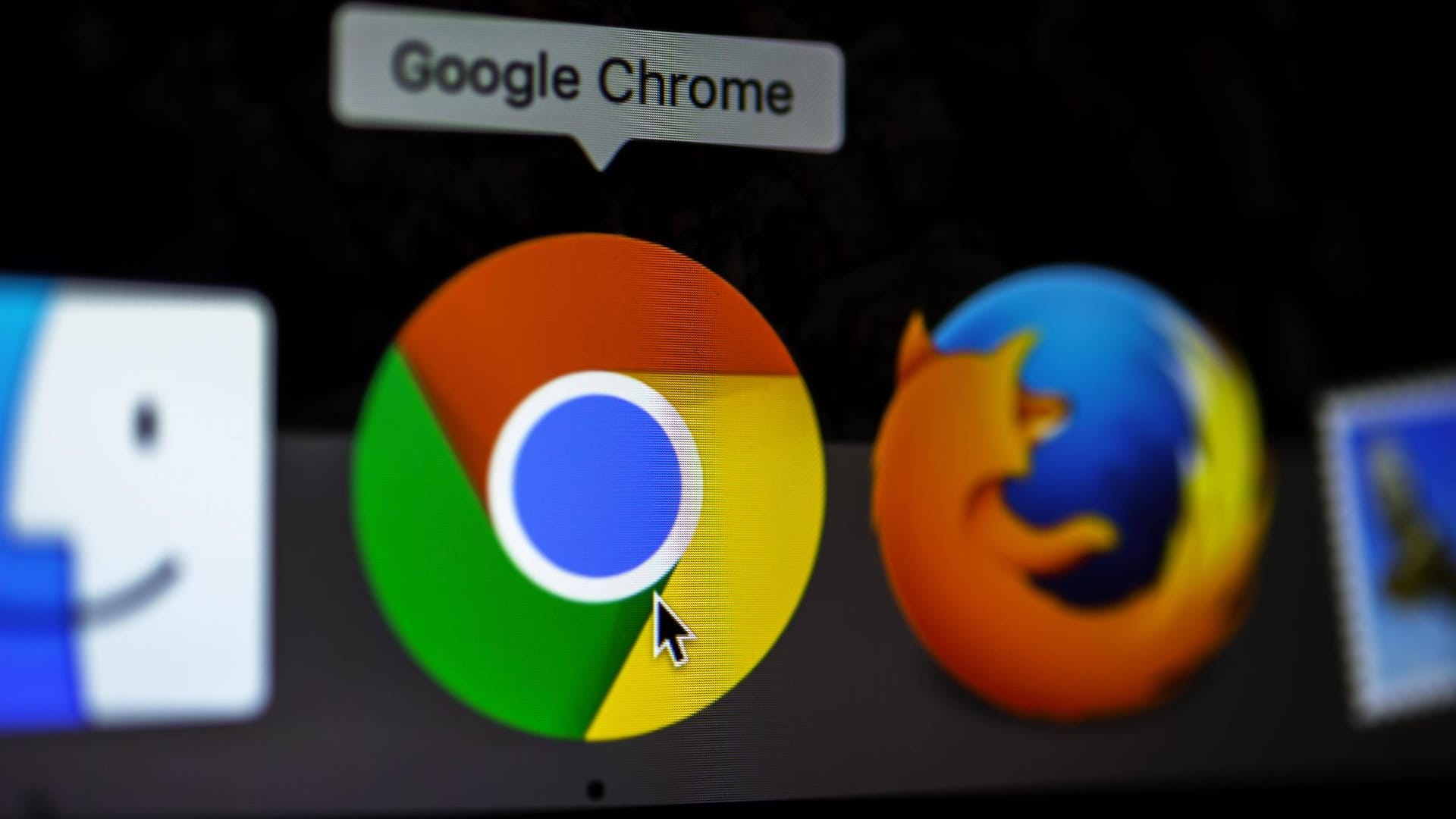 Die Logos der beiden Konkurrenten Google Chrome und Mozilla Firefox.