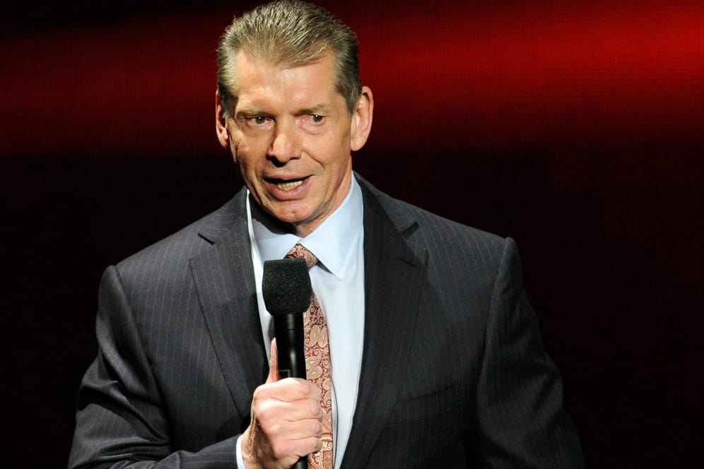 WWE-Boss Vince McMahon am Mikrofon: Der 72-Jährige plant offenbar eine Konkurrenzliga zur NFL.