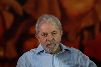 Lula muss vorerst nicht ins Gefängnis, bis zur Ausschöpfung aller Rechtsmittel bleibt er auf freiem Fuß.