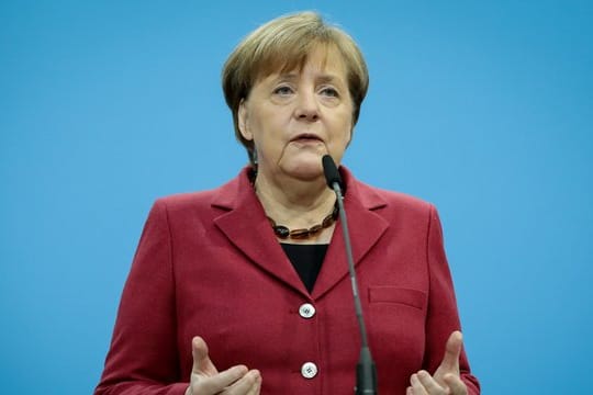 Bundeskanzlerin Merkel spricht im Konrad-Adenauer-Haus zum Beginn der Koalitionsverhandlungen mit Medienvertretern.