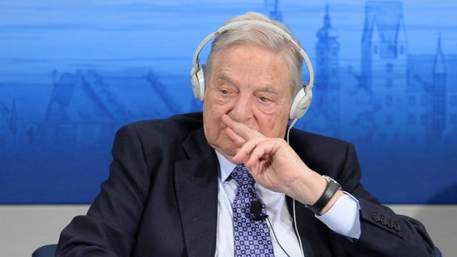 Der Milliardär ist scharfzüngiger Kritiker vieler Regierungen - allen voran der US-Führung von Donald Trump. Der Milliardär ist scharfzüngiger Kritiker vieler Regierungen - allen voran der US-Führung von Donald Trump.