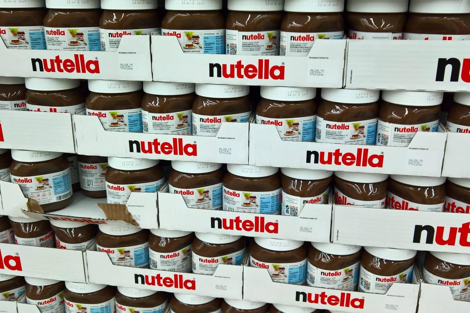 Nutellagläser im Laden: Eine Rabattaktion in Frankreich sorgte für wilde Szenen in den Läden.