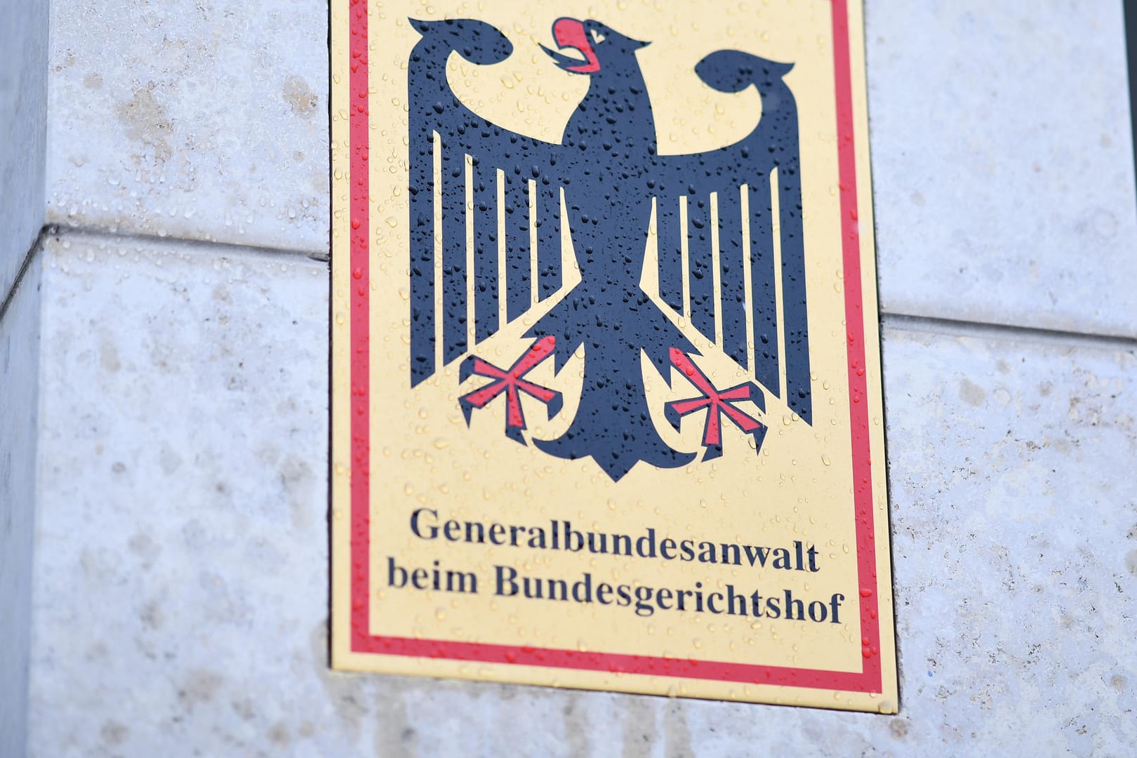 Die Bundesanwaltschaft in Karlsruhe: Ein Ermittlungsrichter hat Haftbefehl gegen ein mutmaßliches Mitglied der Terrormiliz Boko Haram erlassen.