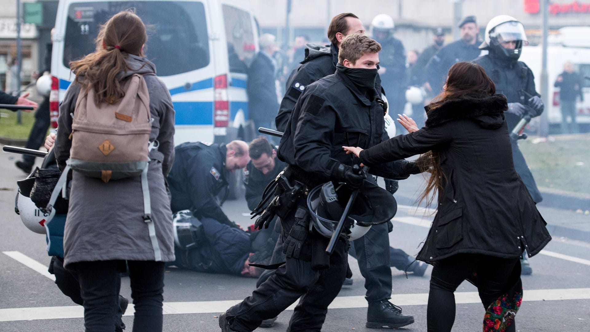 Polizei nimmt Demonstranten fest: Kurden-Demo gegen türkische Militäroffensive