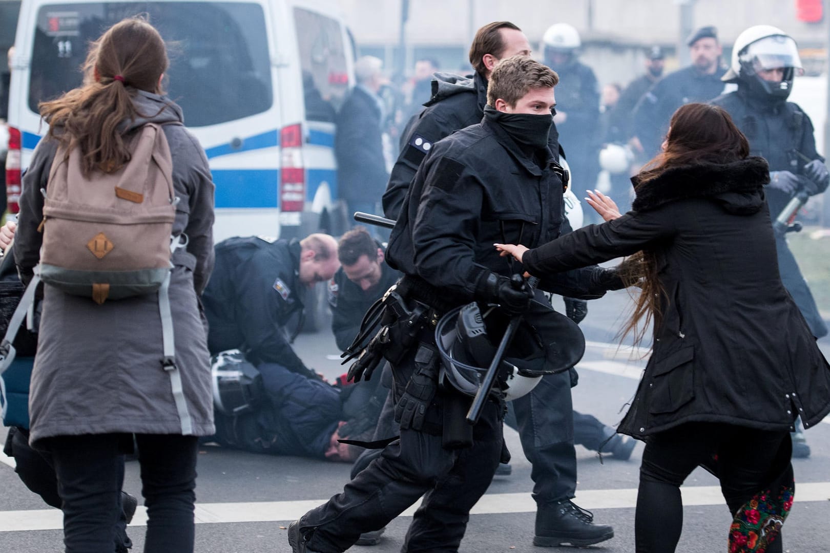 Polizei nimmt Demonstranten fest: Kurden-Demo gegen türkische Militäroffensive