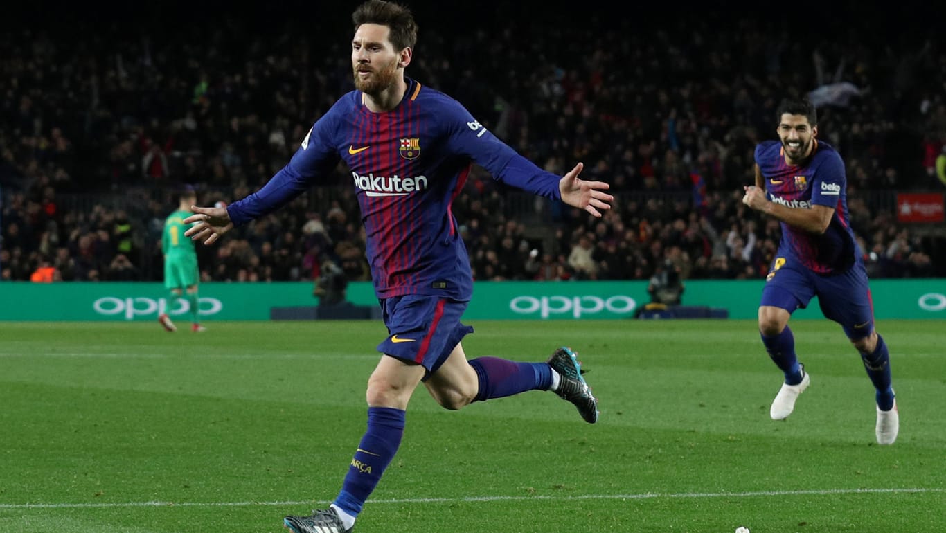 Lionel Messi jubelt über seinen Treffer gegen Alaves.