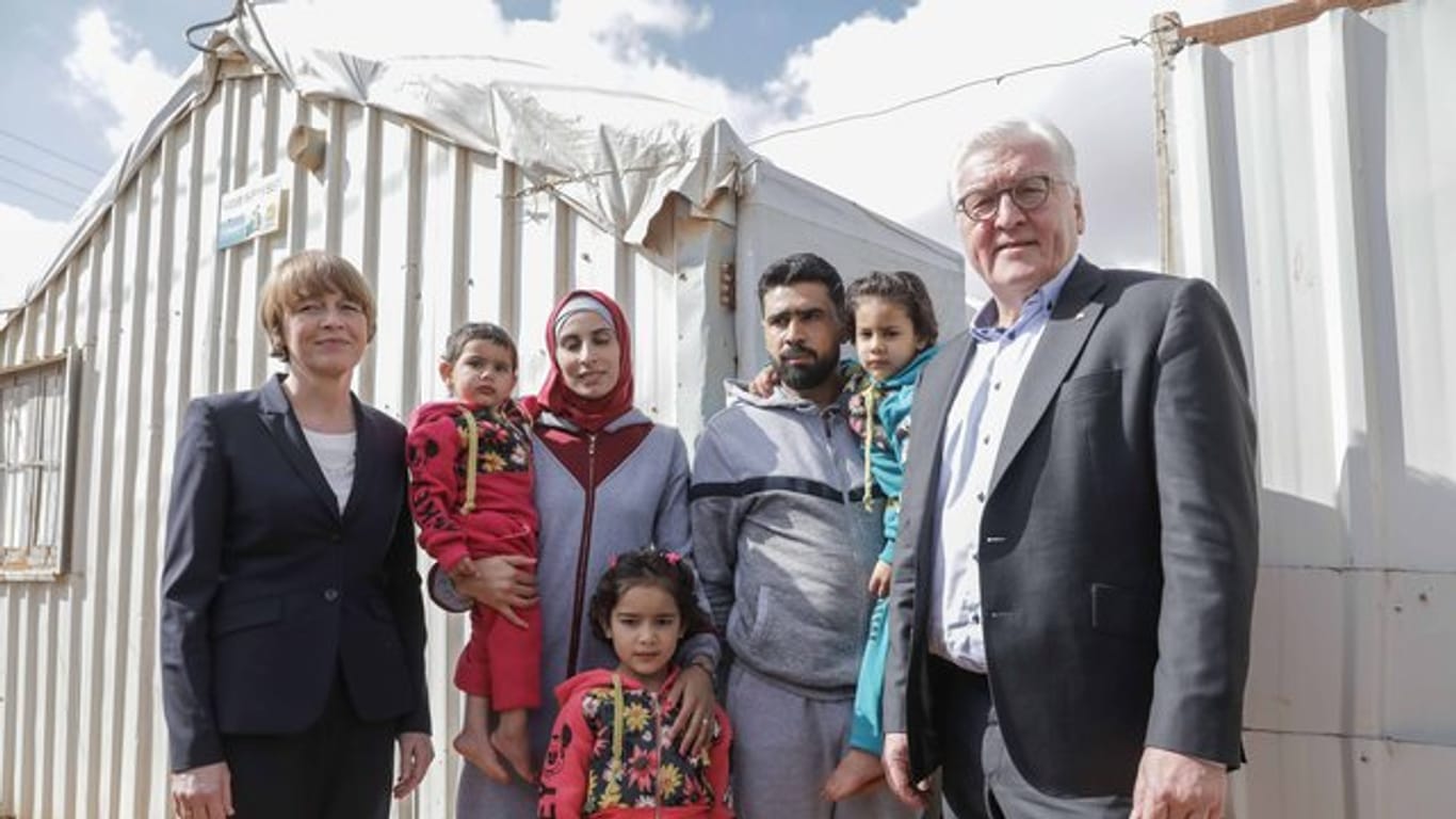 Bundespräsident Steinmeier beim Besuch im Flüchtlingslager Al-Azraq in Jordanien.