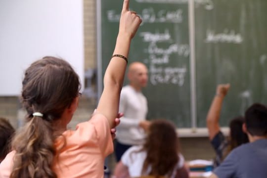 Schüler im Unterricht in Aschaffenburg.