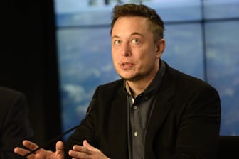 Elon Musk: Elektroautos, Raketen und ein Flammenwerfer