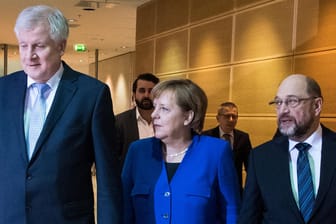 Horst Seehofer, Angela Merkel und Martin Schulz (v.l.n.r.): Noch ist nicht klar, wer von den Dreien in einer neuen Groko-Regierung dabei sein würde.