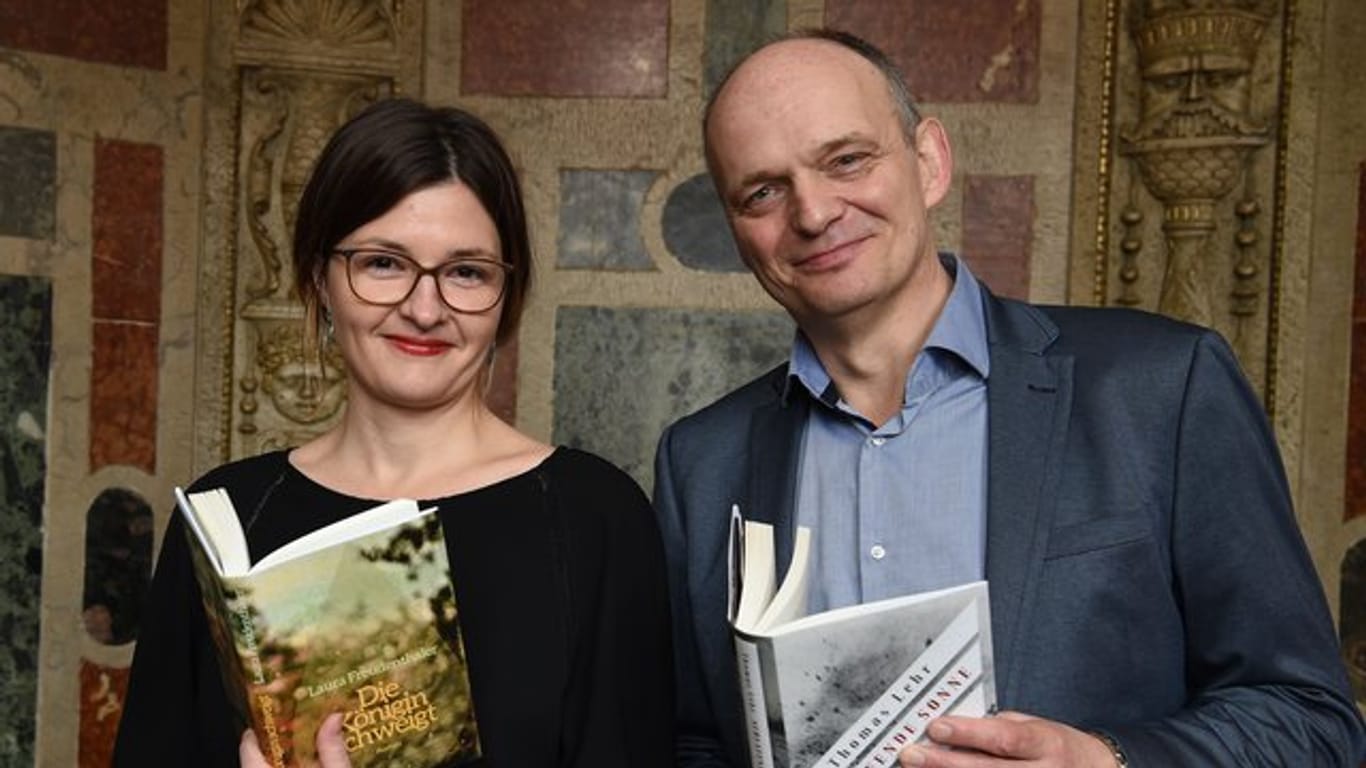 Thomas Lehr und Laura Freudenthaler vor dem Festakt zur Verleihung des Bremer Literaturpreises.