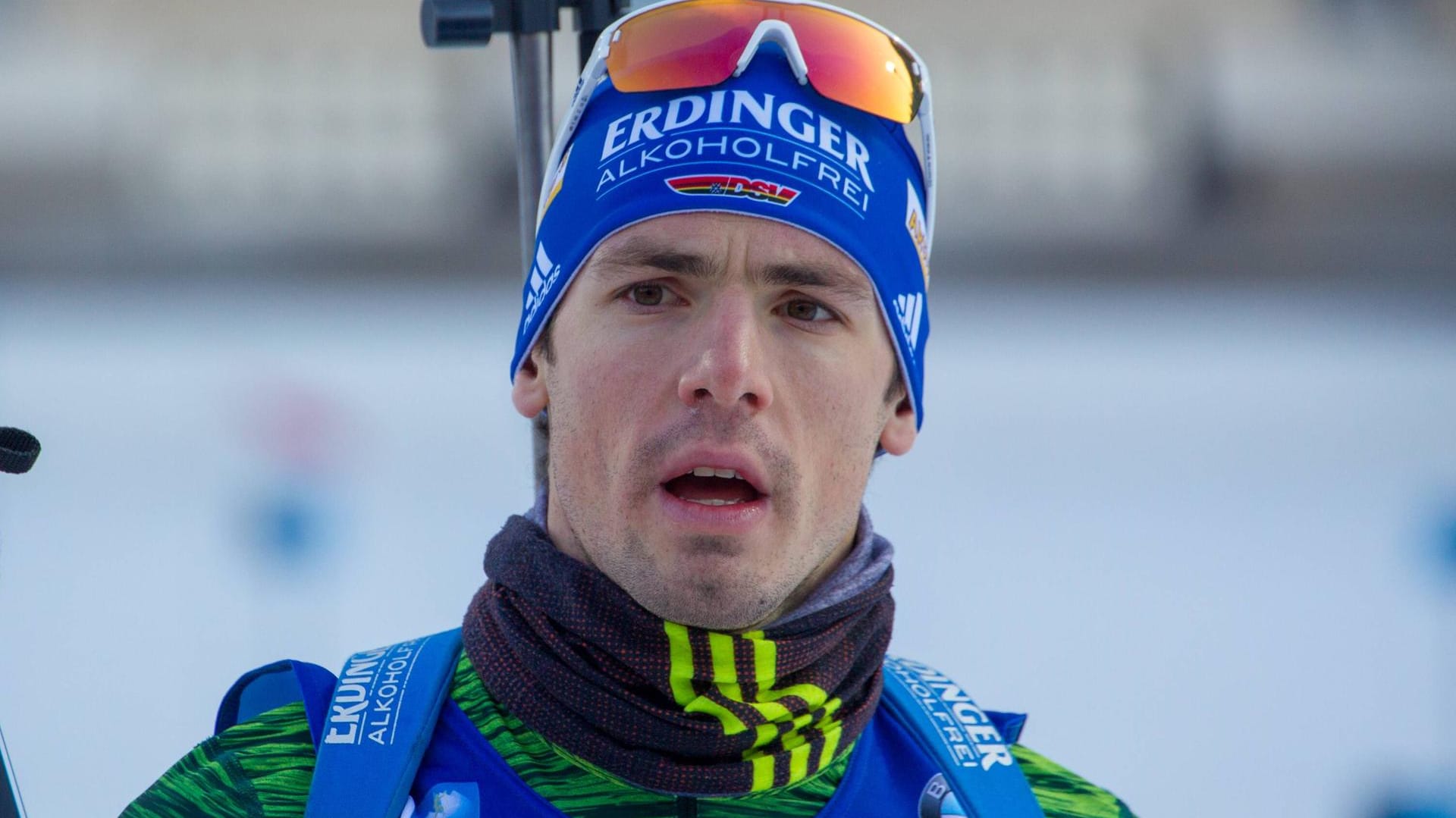 Nachdenklich: Simon Schempp hat in dieser Saison noch nicht voll überzeugt. Kurz vor den Olympischen Spielen plagen ihn Rückenprobleme. Nachdenklich: Simon Schempp hat in dieser Saison noch nicht voll überzeugt. Kurz vor den Olympischen Spielen plagen ihn Rückenprobleme.