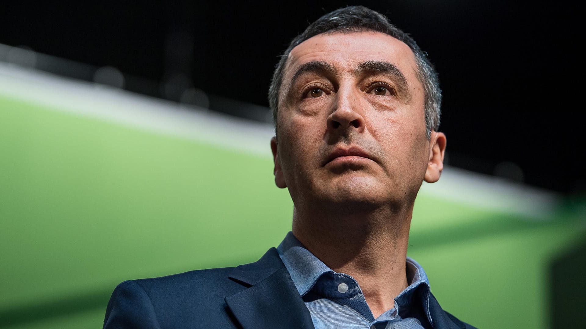 Grünen-Politiker Cem Özdemir: Nach seinem Aus als Grünen-Chef zeigt er Interesse am Vorsitz des Verkehrsausschusses. Grünen-Politiker Cem Özdemir: Nach seinem Aus als Grünen-Chef zeigt er Interesse am Vorsitz des Verkehrsausschusses.