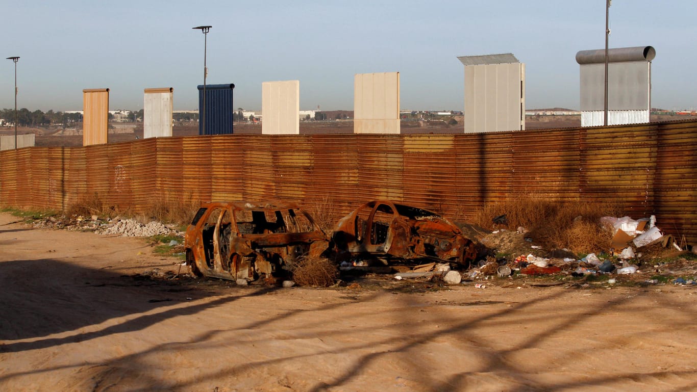 Prototypen für Donald Trumps Mauer nahe Tijuana, Mexiko: Der Präsident will 25 Milliarden Dollar für den Grenzschutz