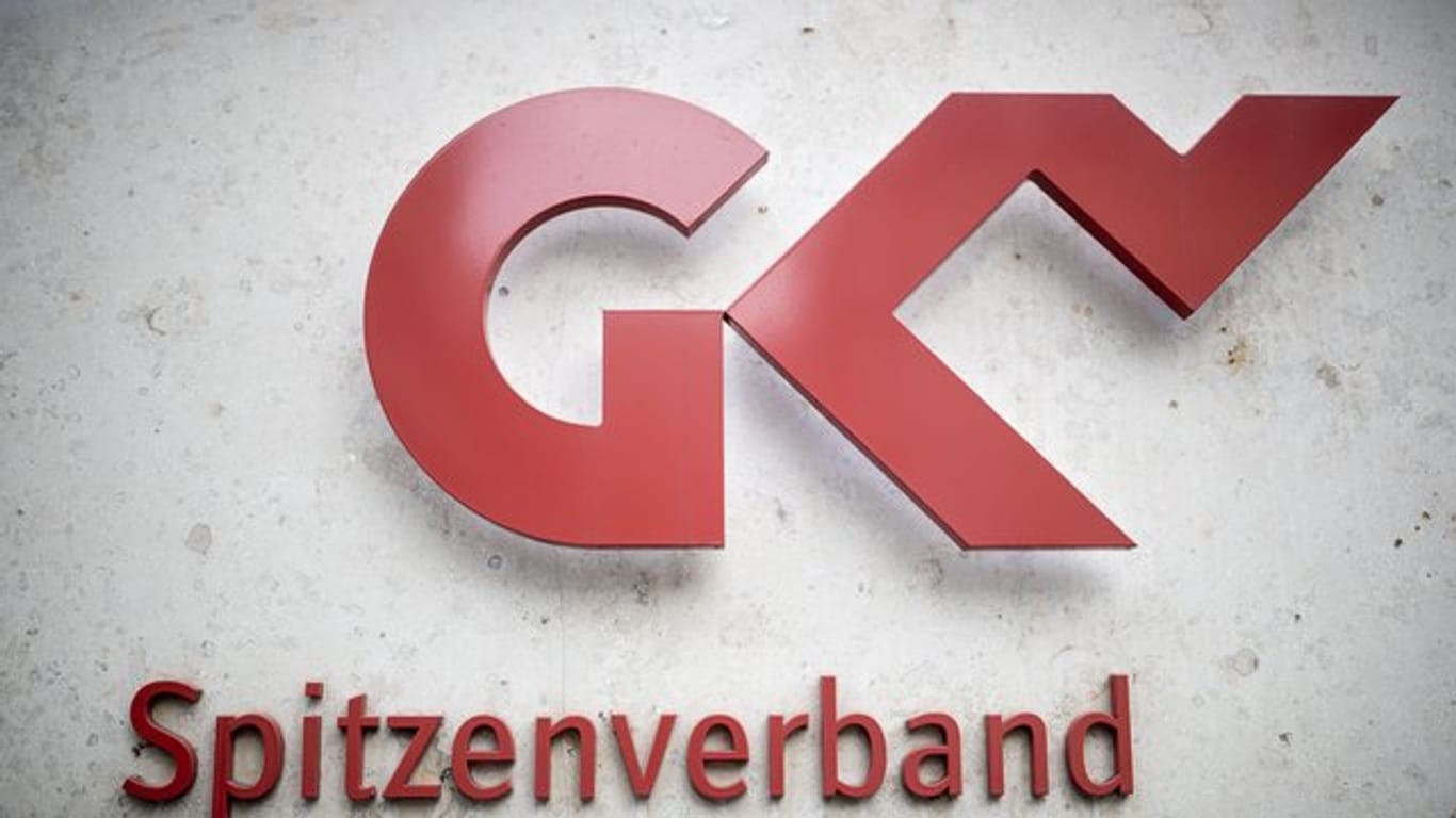 Das Logo des GKV-Spitzenverbands an deren Hauptsitz in Berlin.