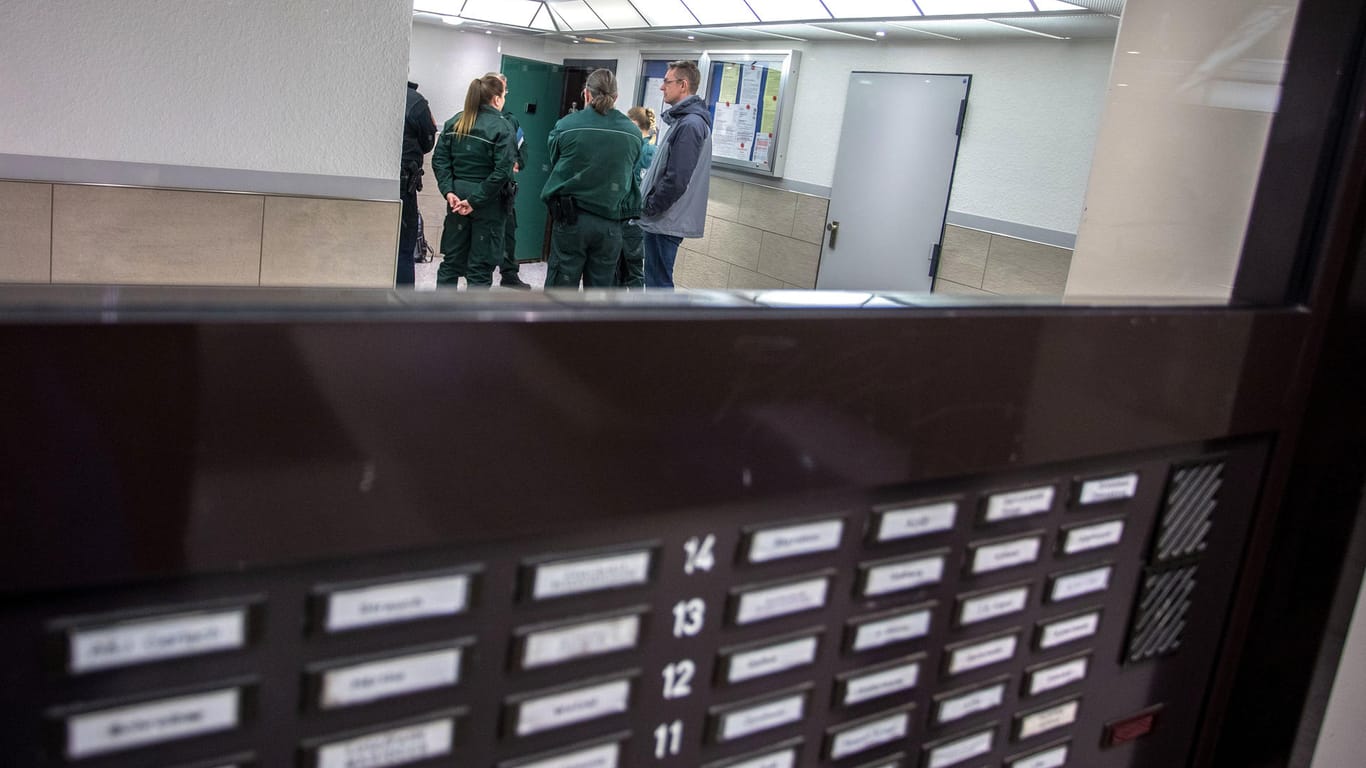 Razzia im nordrheinwestfälischen Erkrath: der Soko-Sprecher wollte keine Angaben dazu machen, wie viele Festnahmen es gab
