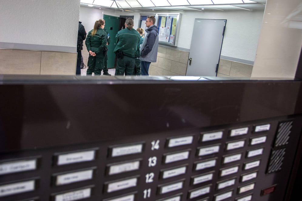 Razzia im nordrheinwestfälischen Erkrath: der Soko-Sprecher wollte keine Angaben dazu machen, wie viele Festnahmen es gab