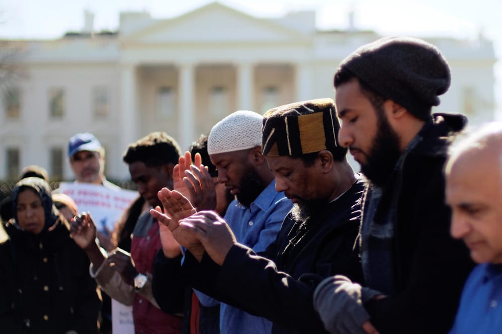 Einreiseverbot für muslimische Migranten: Vor ein paar Tagen demonstrierten Menschen vor dem Weißen Haus gegen die restriktive US-Migrationspolitik.