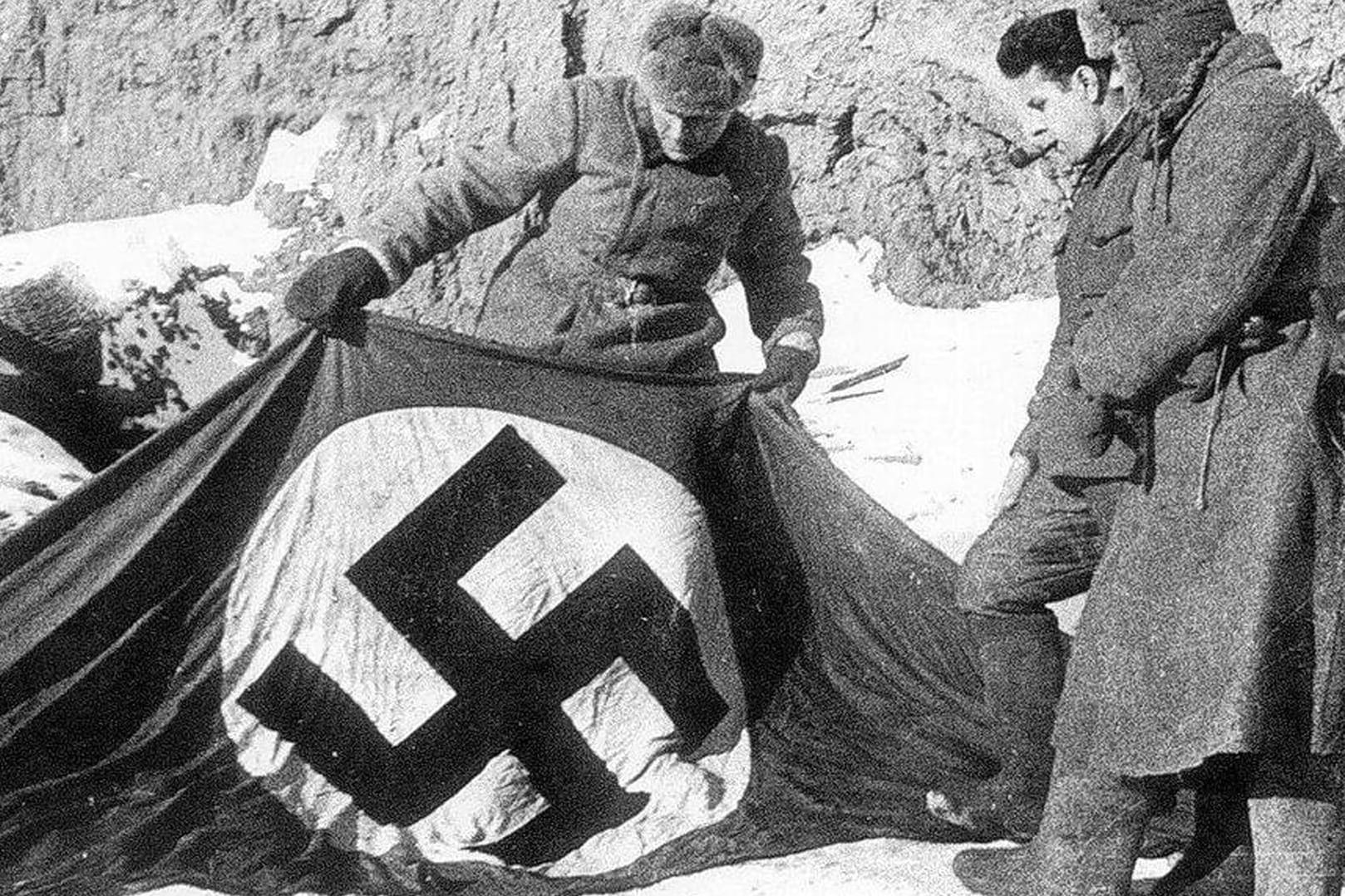 Siegreiche Rotarmisten: Im Kessel von Stalingrad kämpften rund 250.000 deutsche Soldaten unter ihrem Befehlshaber Friedrich Paulus.