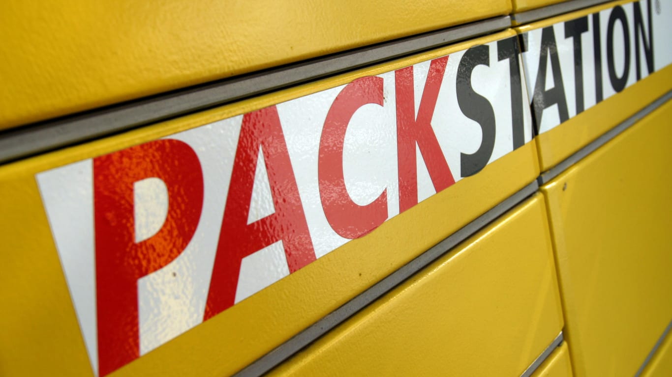 "Packstation"-Schriftzug: Deutschlandweit gibt es rund 3.400 Packstation-Automaten mit mehr als 340.000 Fächern in über 1.600 Städten und Gemeinden.
