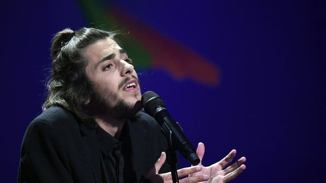 Die Chancen steigen, dass Salvador Sobral beim ESC-Finale dabei sein kann. Die Chancen steigen, dass Salvador Sobral beim ESC-Finale dabei sein kann.