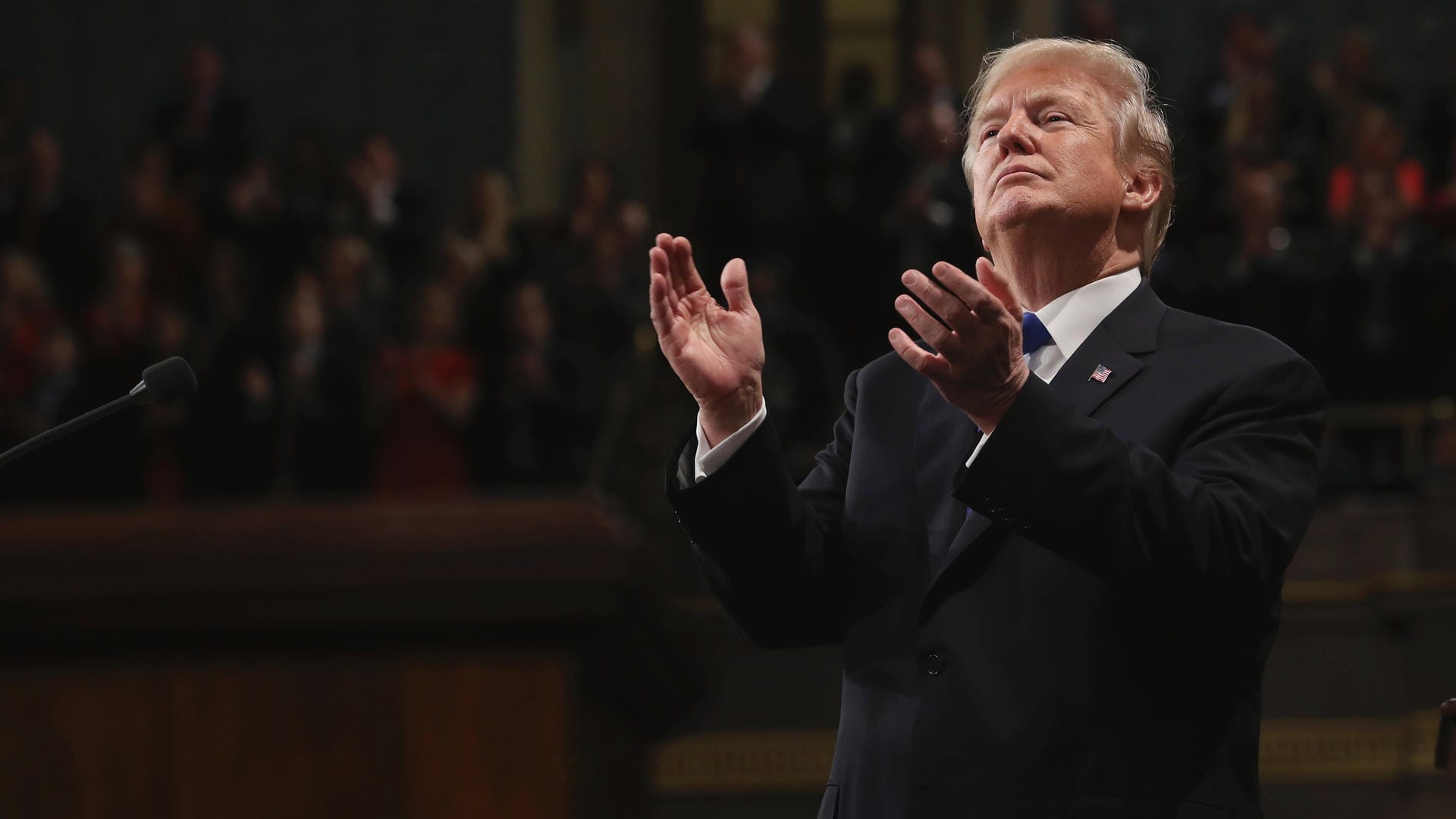 Donald Trump: Offener Streit mit dem FBI um Geheimbericht Donald Trump: Offener Streit mit dem FBI um Geheimbericht