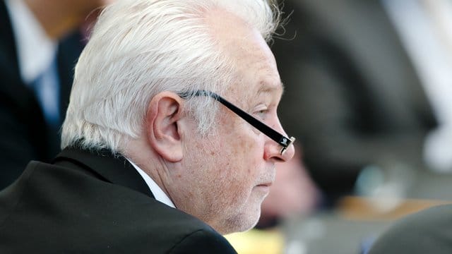 "Angela Merkel, Horst Seehofer und Martin Schulz kämpfen um ihr politisches Überleben", sagt Kubicki. "Angela Merkel, Horst Seehofer und Martin Schulz kämpfen um ihr politisches Überleben", sagt Kubicki.