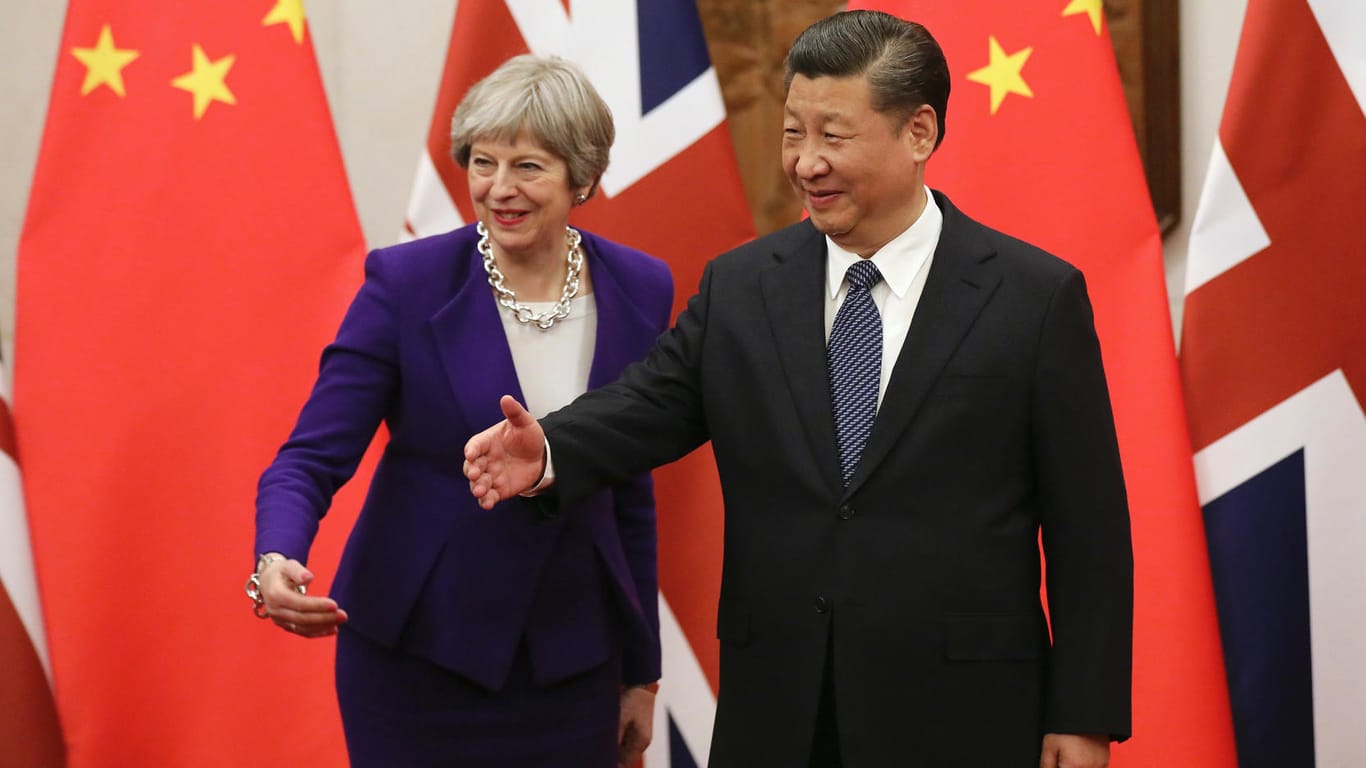 Theresa May bei ihrem China-Besuch mit Präsident Xi Jinping: Sie will die strategische Partnerschaft beider Länder "weiter vorantreiben".