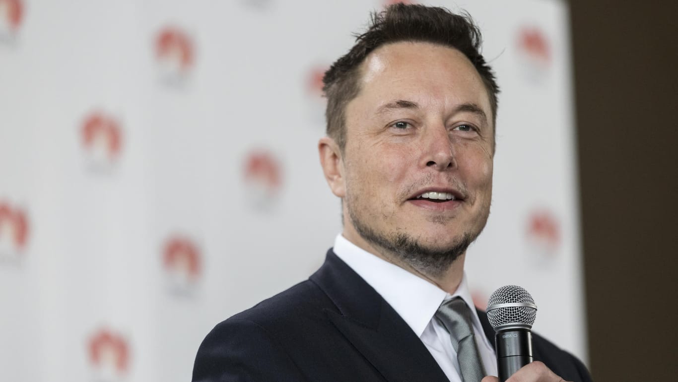 Tesla-CEO Elon Musk: Mit Flammenwerfern macht Musk Zehn Millionen Dollar nebenbei.