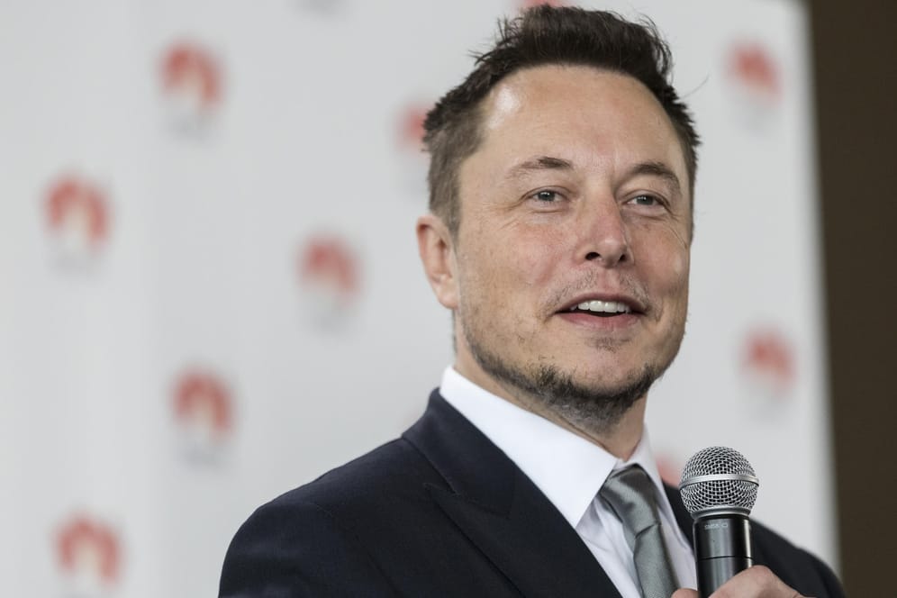 Tesla-CEO Elon Musk: Mit Flammenwerfern macht Musk Zehn Millionen Dollar nebenbei.
