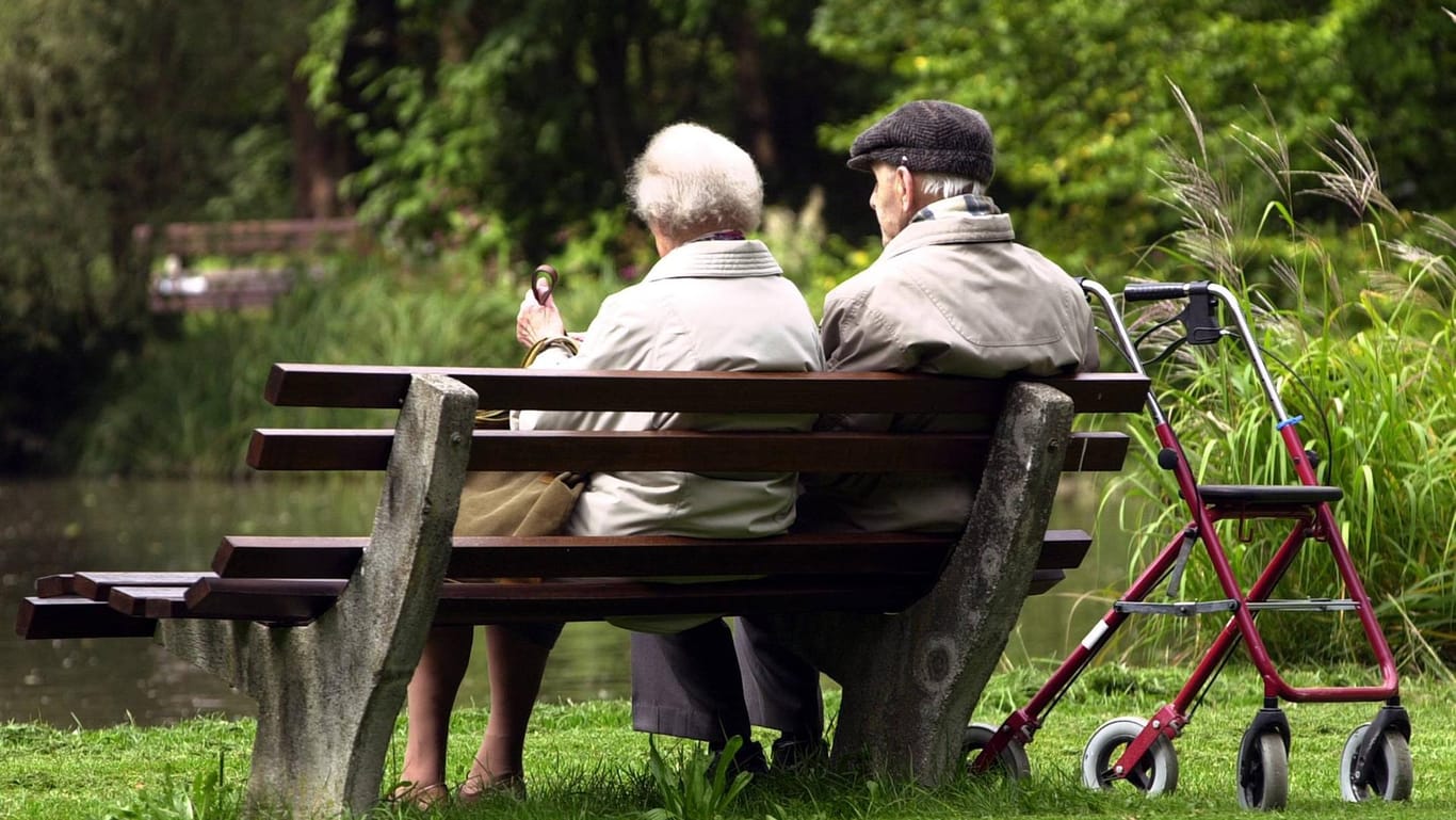 Für ältere Menschen ändert sich etwas: Die mögliche große Koalition hat sich auf ein Rentenpaket geeinigt.