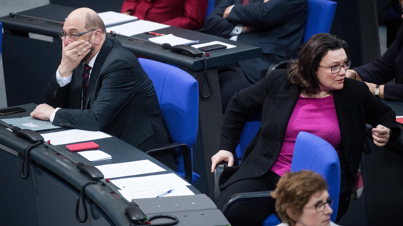 Martin Schulz und Andrea Nahles im Bundestag: In einer aktuellen Umfrage liegt die SPD nur noch bei 18 Prozent.