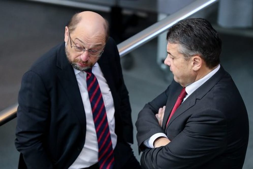 SPD-Parteichef Martin Schulz und Außenminister Sigmar Gabriel im Deutschen Bundestag.