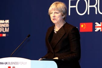 Theresa May beim China-UK Business Forum: Großbritannien wird geschwächt aus der EU ausscheiden.