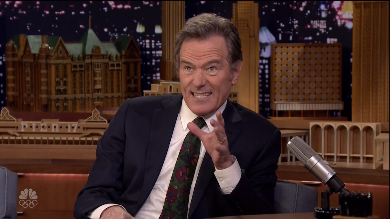 Bryan Cranston: In Zukunft macht er mit den Fans lieber Selfies als Briefe zu schreiben. Bryan Cranston: In Zukunft macht er mit den Fans lieber Selfies als Briefe zu schreiben.
