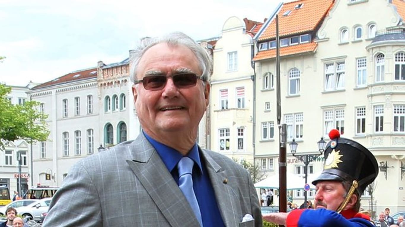 Prinz Henrik von Dänemark bei einem Besuch in Wismar 2012.