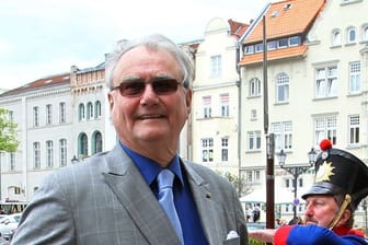 Prinz Henrik von Dänemark bei einem Besuch in Wismar 2012.