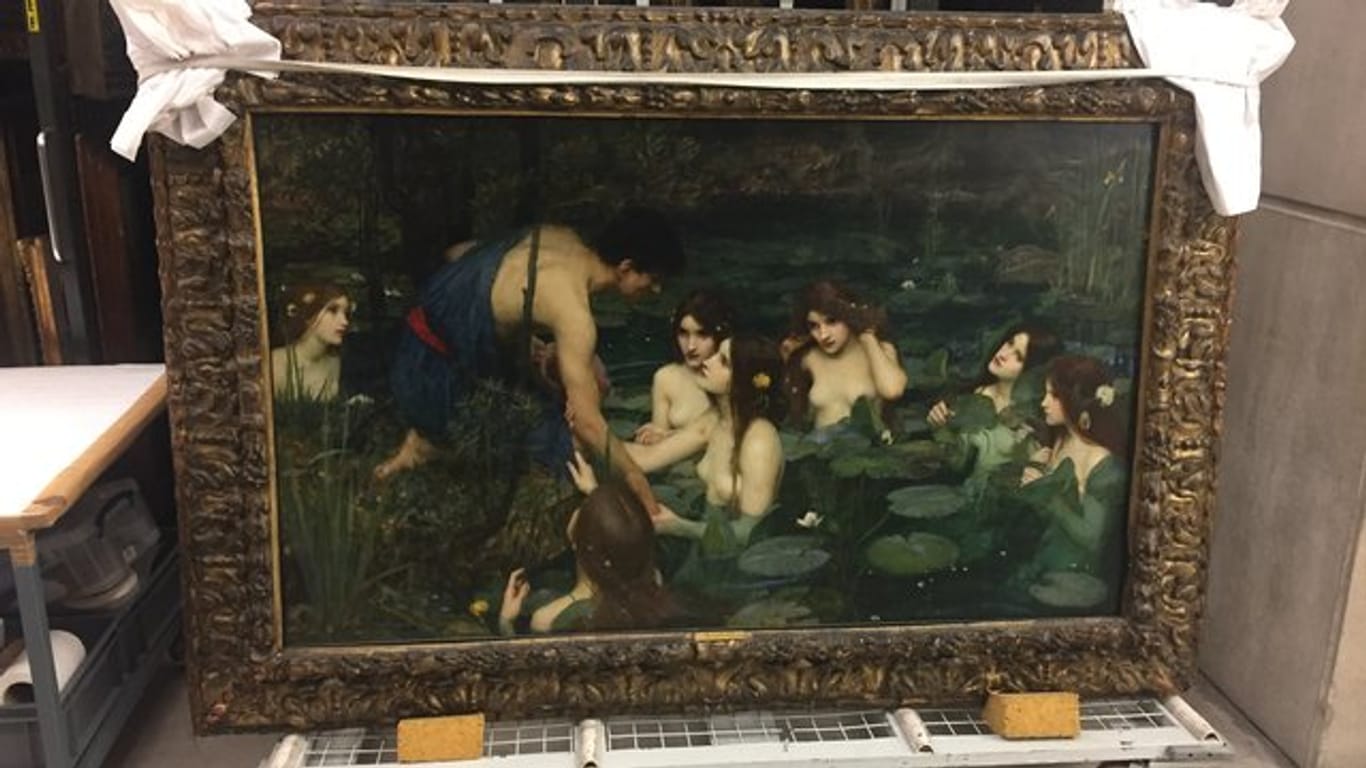 Das Gemälde "Hylas und die Nymphen" (1896) von John William Waterhouse im Lager der Manchester Art Gallery.