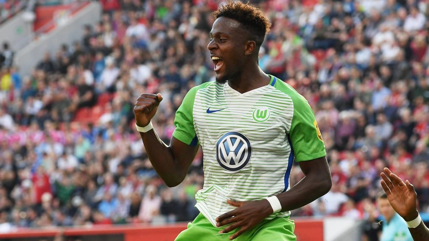 Wolfsburgs Divock Origi beim Torjubel: Der Angreifer ist bis Saisonende ausgeliehen.