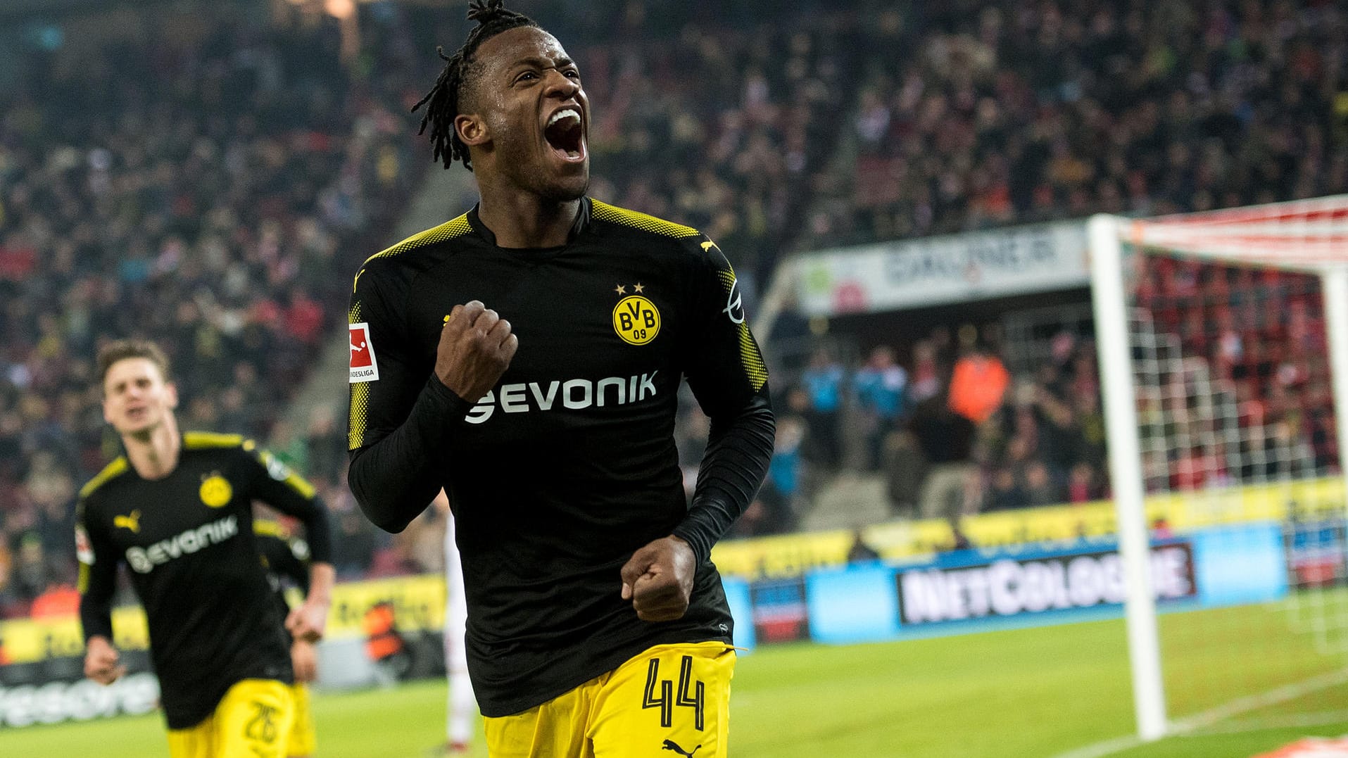 Batshuayi bejubelt seine Tore.