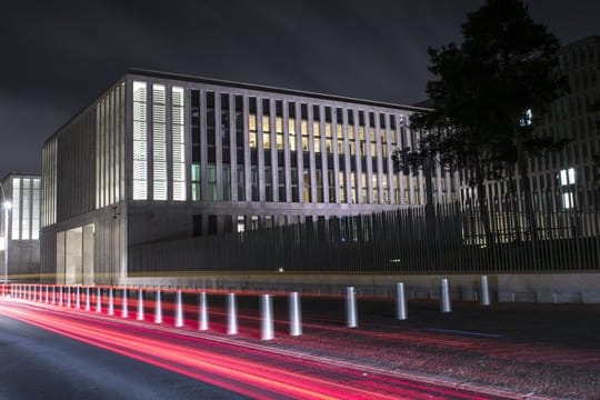 Blick auf die Zentrale vom Bundesnachrichtendienst BND in Berlin.