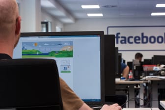Facebooks Löschzentrum in Berlin: Merkel ist bereit das Netzwerkdurchsetzungsgesetz zu überarbeiten.