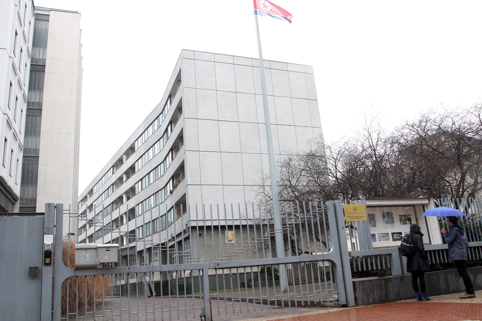 Nordkoreanische Botschaft im Zentrum Berlins: Produktbeschaffungen, die mutmaßlich für Nordkoreas Raketenprogramm bestimmt waren.