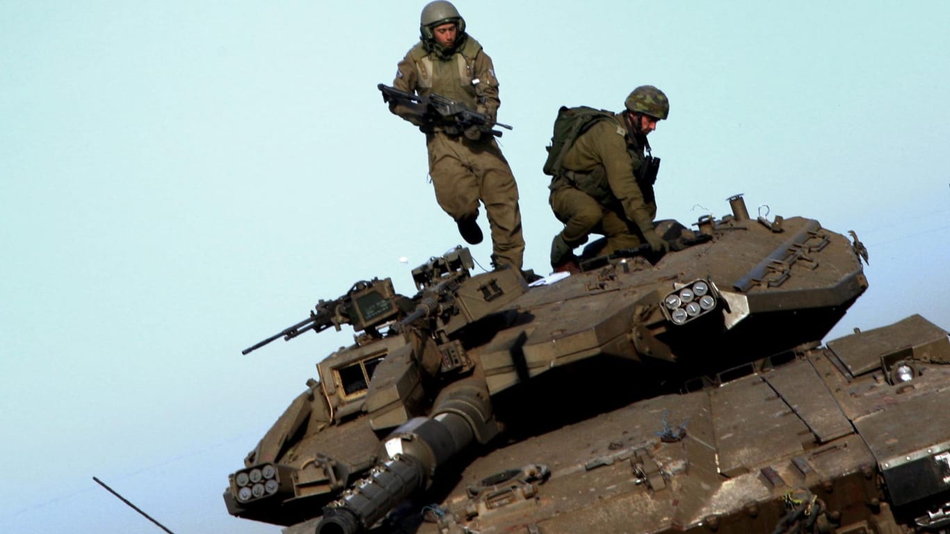 Israelische Soldaten im Gazastreifen: Israel hat Stellungen der radikalislamischen Hamas in Süden des Gazastreifens bombardiert. (Archivbild)