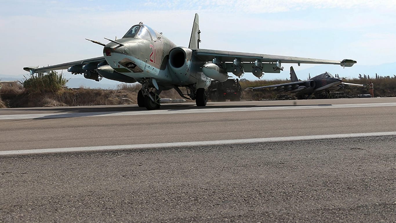 Russische SU-25: Eine Maschine diesen Typs wurde jetzt über dem Norden Syriens von Rebellen abgeschossen.