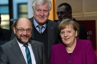 SPD-Chef Schulz, CSU-Chef Seehofer und Kanzlerin Merkel: Noch laufen die Koalitionsverhandlungen von Union und SPD, aber langsam wird ein Koalitionsvertrag sichtbar.